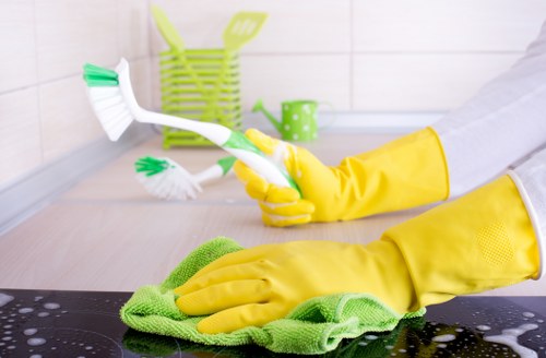 Preparing a carpeted room for cleaning in Shacklewell